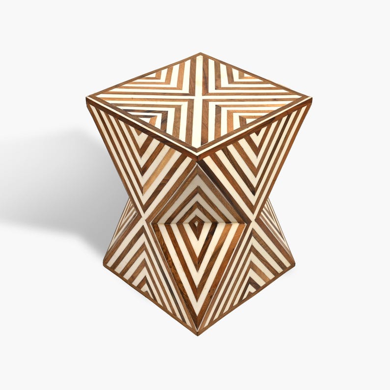 Quadratischer Nussbaum Beistelltisch - Handgefertigtes Design für moderne Eleganz in jedem Raum Bild 1