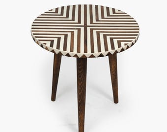 Handgefertigter marokkanischer Beistelltisch aus Holz - Exquisite Harz- und Holzkunst