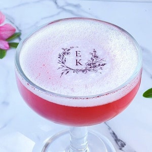50 Personalized Edible Drink Toppers Initial Monogram Wreath | Custom Wafer Paper Cocktail Napkins Garnish Drink Stirrers for Party Cocktail