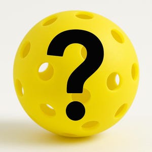 Puede incluir: Una pelota amarilla brillante con numerosos agujeros circulares, con un gran signo de interrogación negro. La pelota es probablemente una pelota deportiva, posiblemente para un juego como el pickleball, con un acabado liso y mate.