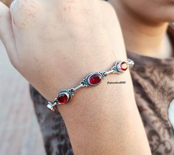レッドガーネットスターリングシルバーブレスレット：ハンドメイドの