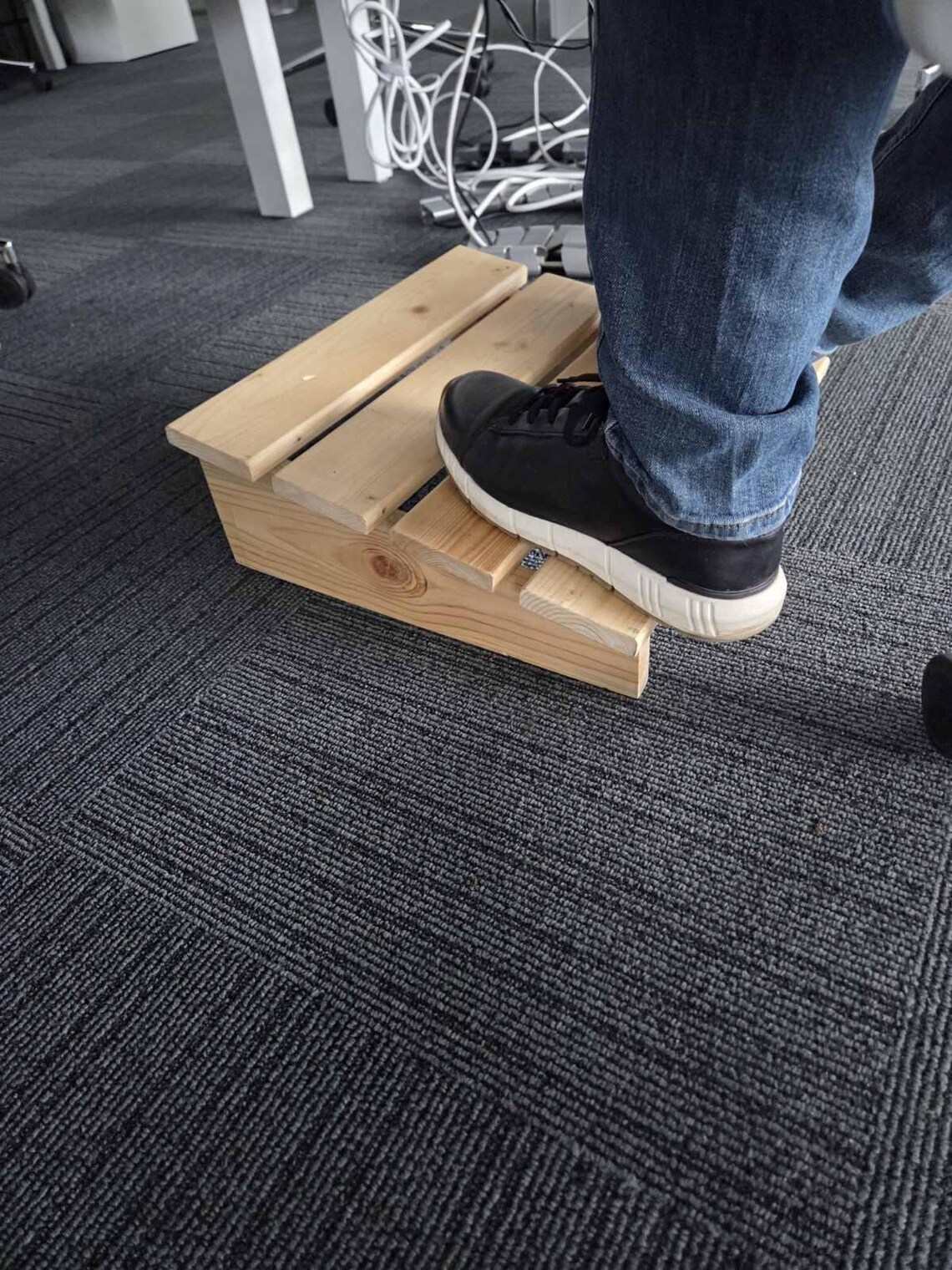 DIY Wooden Foot Rest Plans | Office Footrest Woodworking PDF | Desk ...