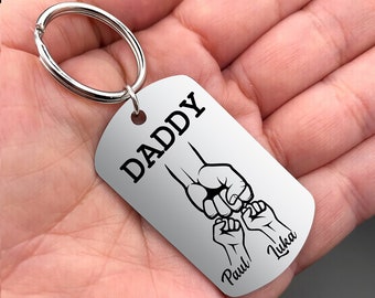 Personalized DADDY Keychain - DADDY Keychain With Name Engraving - Customized Fist Kids Name Keychain - Gift for Dad - Father's Day Gift