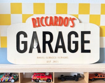 Personalized Car Garage for Children – Wooden Wall Decor with Name – Gift for Children – Toy Car Storage