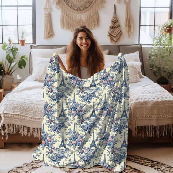 French Toile Velveteen Blanket, Paris Blanket, Couch Throw Blanket, French Home Decor, Cozy Blue Velveteen Blanket, Chinoiserie Blanket