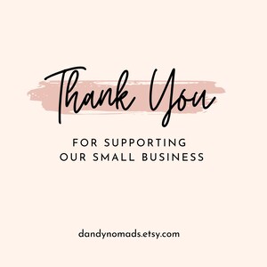 Puede incluir: Gr&aacute;fico digital con las palabras "Thank You" en escritura negra sobre una pincelada rosa. Debajo, el texto dice "FOR SUPPORTING OUR SMALL BUSINESS" y la URL de la tienda Etsy.