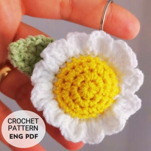 Crochet Daisy Flower  | Amigurumi Keychain Crochet patterning | Easy Crochet Daisy | Handmade Gifts | Easy To Follow Tutorial | English PDF