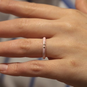 Massief gouden emaille diamanten ring: stapelbare dunne band