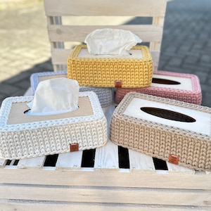 Taschentuchbox mit Holzdeckel gehäkelt Box für Taschentücher und  Kosmetiktücher - .de