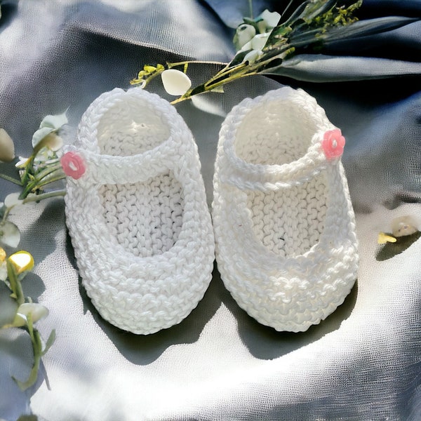 Zapatos Mary Jane para bebé recién nacido, hechos a mano con algodón orgánico, regalo perfecto para bebé, conjunto de verano - blanco, rosa pétalo o peonía - botón a elegir