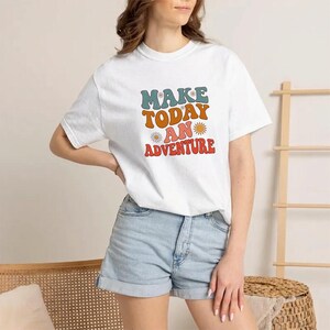 T-Shirt Retro Adventure Vintage Groovy Style Motif Colorful Text Distressed Look Flowers Sun image 2