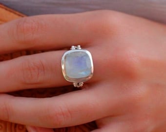 Handmade Moonstone Ring: 925 Sterling Silver Band