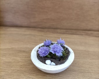 1/6 miniature flower plant for dioramas and dollhouses.