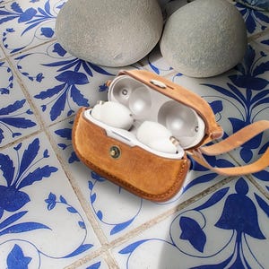 Personalized Engraving Cowhide Leather WF-1000XM4 Headphones Case Custom WF1000XM4 Earphones Earbuds Cover Boyfriend Girlfriend Unique Gift