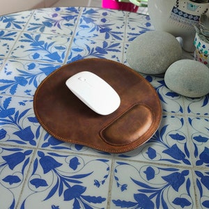 Personalized Engraving Cowhide Leather Mouse Pad, Leather Mouse Pad with Wrist Rest, Father Boyfriend Girlfriend Unique Gift Birthday Gift