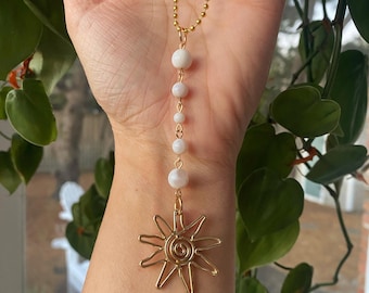 Handmade Sunny Crystal Car Charm: Agate, Pearl, and Gold