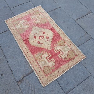 Vintage Turkish Wool Rug: Small Oushak Doormat (1.7 x 2.9 ft)