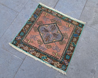 Turkish Rug, Square Rug, Small Oriental Rug, Small Bedroom Rug, Small Kitchen Rug, Small Vintage Rug, Bedroom Rug, Accent Rug, 1.7 x 1.8 ft