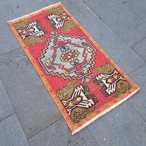 Tapis vintage turc en laine : petit tapis Oushak anatolien (1,6 x 3,2 pi)