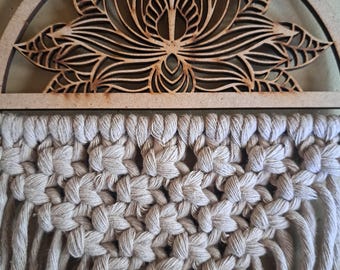 Pequeño tapiz de macramé para pared