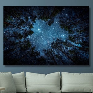 Lienzo de bosque para pared, pintura de cielo azul, póster de cielo estrellado, impresión de noche estrellada, obra de arte de bosque, decoración de pared con árboles forestales, regalo de cielo y estrellas.