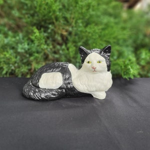 Black and White Cat Statue - Vintage Cat Decor (Some chips)
