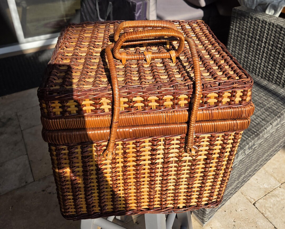 Vintage Wicker Picnic Basket(12