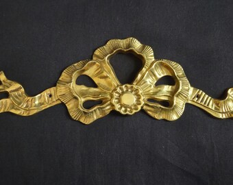 Vintage Brass Crafters Wall Mount Hanging Bow Door Topper Made In India 16&quot;x4&quot;