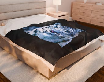 Blanket Snow Leopard Face Velveteen Plush Blanket | Blue Eyes Animal Portrait