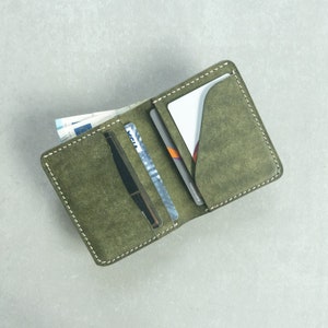Portafoglio bifold personalizzato in pelle / Portafoglio in pelle pieno fiore / Porta carte inciso personalizzato / Portafoglio monogrammato / Portafoglio tascabile anteriore