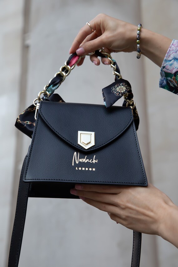 Black designer chain bag hotsell