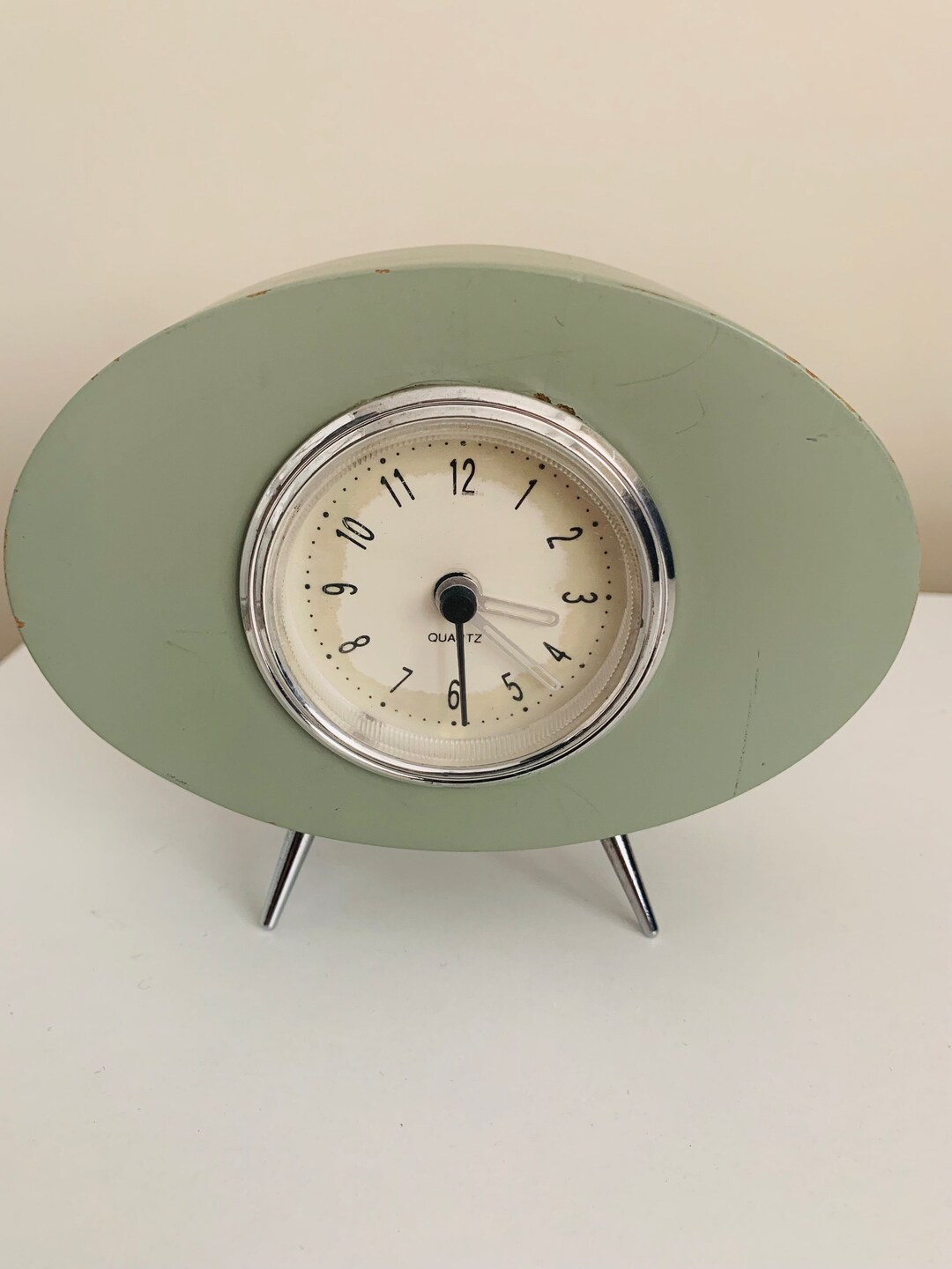 Green Desk Clock, Wooden Oval Table Clock, Retro Desk Clock - Etsy