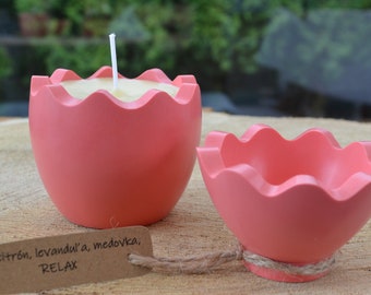 Easter egg candle holder