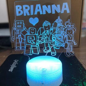 パーソナライズされた Roblox キャラクター LED ナイトライト、カスタム名前と年齢 LED サイン、リモコン付き、Roblox サイン、Roblox デスクアクセサリー