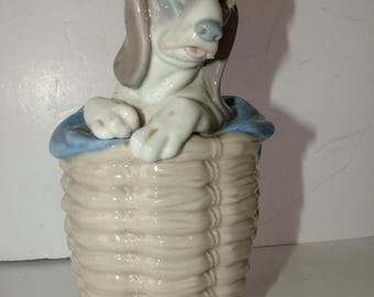 Llardo Dog In The Basket 1128 Retired Fine Porcelain Statue Juan Huerta 1971-85
