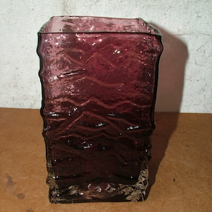 Art Glass Ravenhead Whitefriars Style Amethyst Aubergine Purple Bark Effect Glass Vase 6.5 inch Height Mid Century