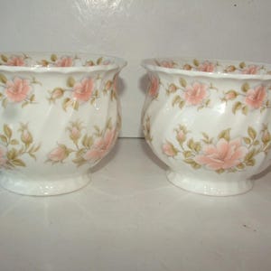 2X Chelson Ribbed Bone China Floral Pattern White Plant Pots Planters