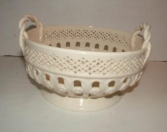 Frutero vintage Staffordshire Royal Creamware Masterpieces