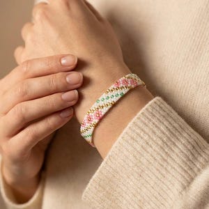 Miyuki Beaded Flower Bracelet: Handmade Woven Adjustable Bracelet