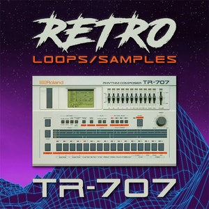 Könnte beinhalten: Eine weiße Roland TR-707 Rhythm Composer Drum Machine mit einem schwarz-weißen LCD-Bildschirm und einem silbernen Knopf. Die Drum Machine befindet sich auf einem lila und blauen Hintergrund mit einem Gittermuster.