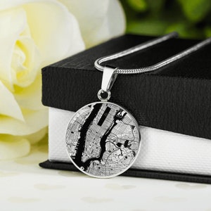 Personalized New york Necklace, Engraved New York City Dainty Necklace, Personalized New York State Gifts, Engraved Pendant