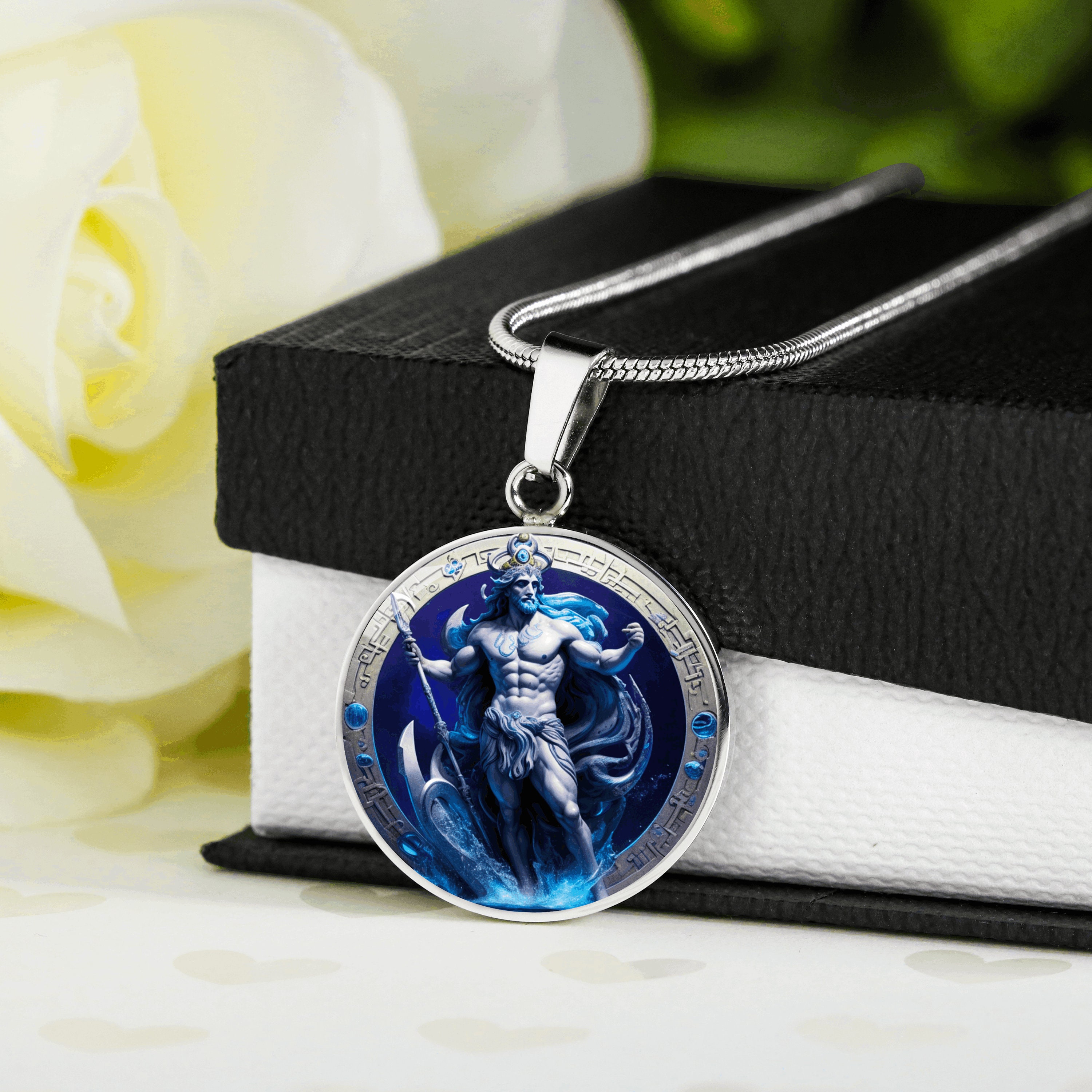 MayiaHey Pendentif Dieu Grec La Mer, Collier Neptune Classique Pour Hommes, Collier Gothique Dieu Grec La Mer Bijoux Amulette La Mythologie Grecque Antique, Collier Pendentif MÉDaille Grecque Neptune MayiaHey Pendentif Dieu Grec La Mer, Collier Neptune Classique Pour Hommes, Collier Gothique Dieu Grec La Mer Bijoux Amulette La Mythologie Grecque Antique, Collier Pendentif MÉDaille Grecque Neptune