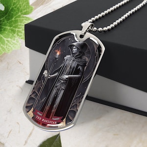 Personalisierte Magier-Tarot-Karten-Halskette, gravierte Tarot-Halskette, Tarot-Karten-Halskette Silber, Tarot-Schmuck, individuell gravierte Hundemarke