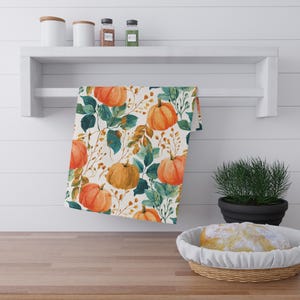 Autumn Pumpkin Tea Towel: Botanical Fall Kitchen Decor
