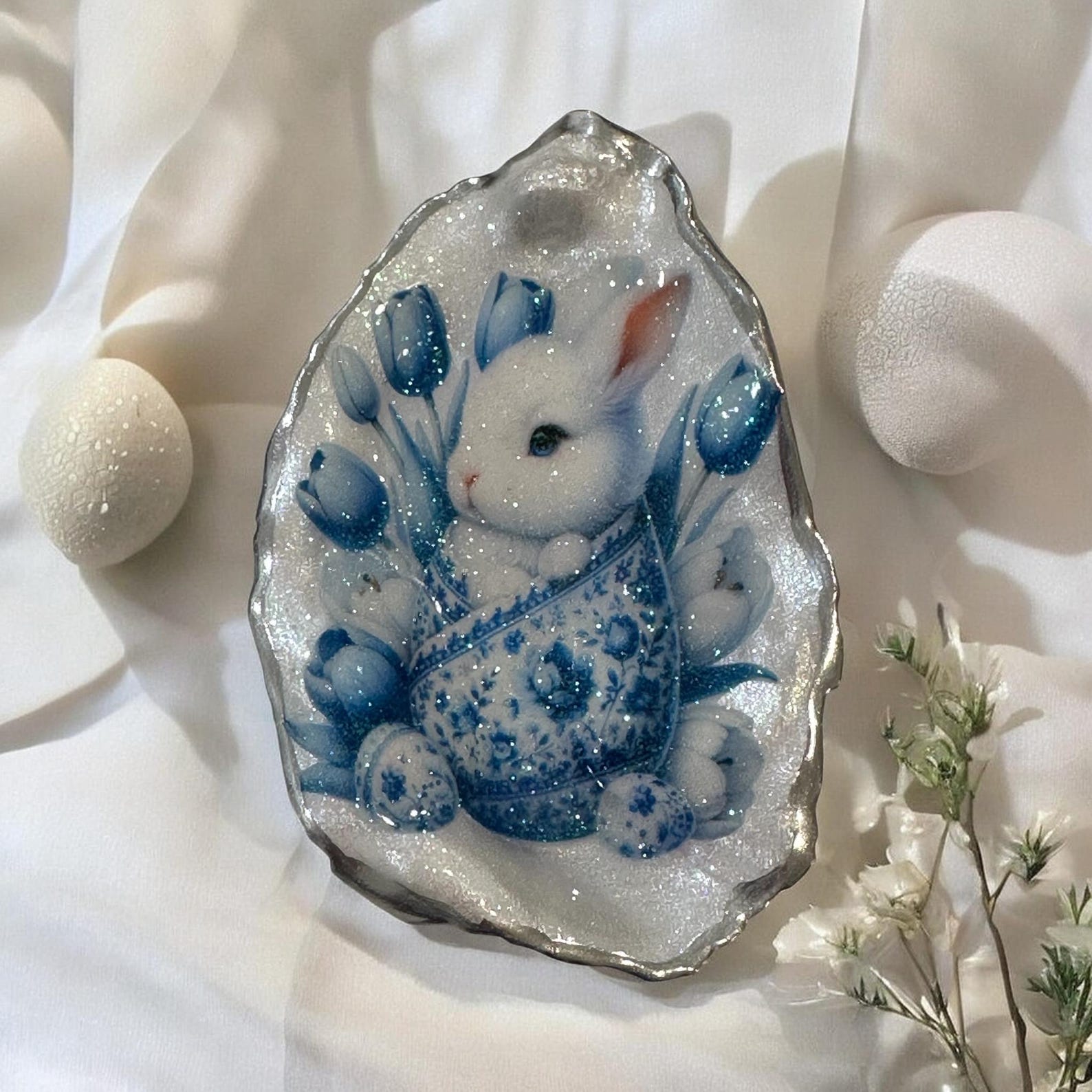 Chinoiserie Easter Bunny Oyster Shell. Spring Cottage Easter Decoration ...