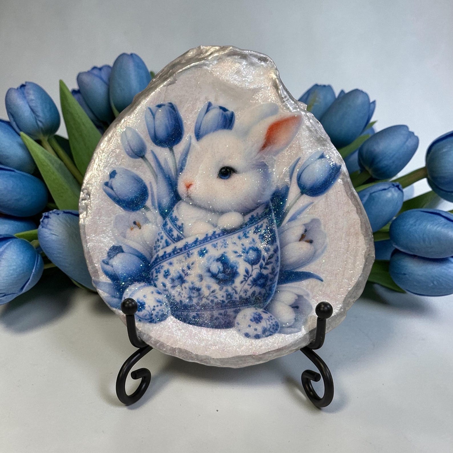 Chinoiserie Easter Bunny Oyster Shell. Spring Cottage Easter Decoration ...
