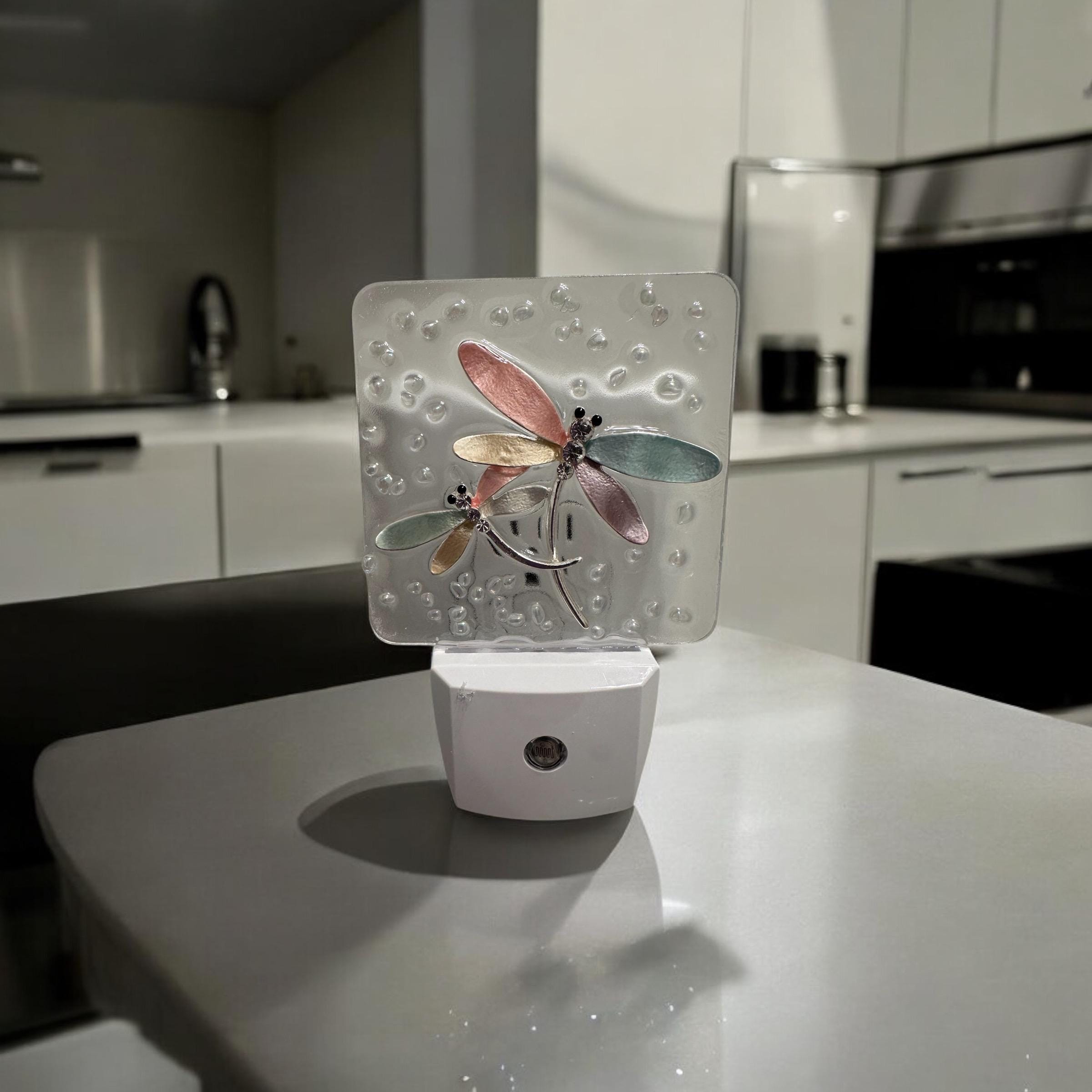 Veilleuse libellule, lampe décorative faite main pour une lueur ambiante apaisante, cadeau parfait pour les amoureux de la nature et les amateurs de décoration intérieure
