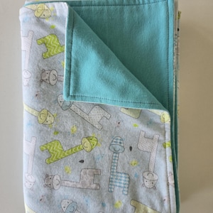 Luxury Giraffe Baby Blanket | Double-Sided Flannel Receiving Blanket | Soft Cotton Swaddle | Boutique Baby Gift 38x38