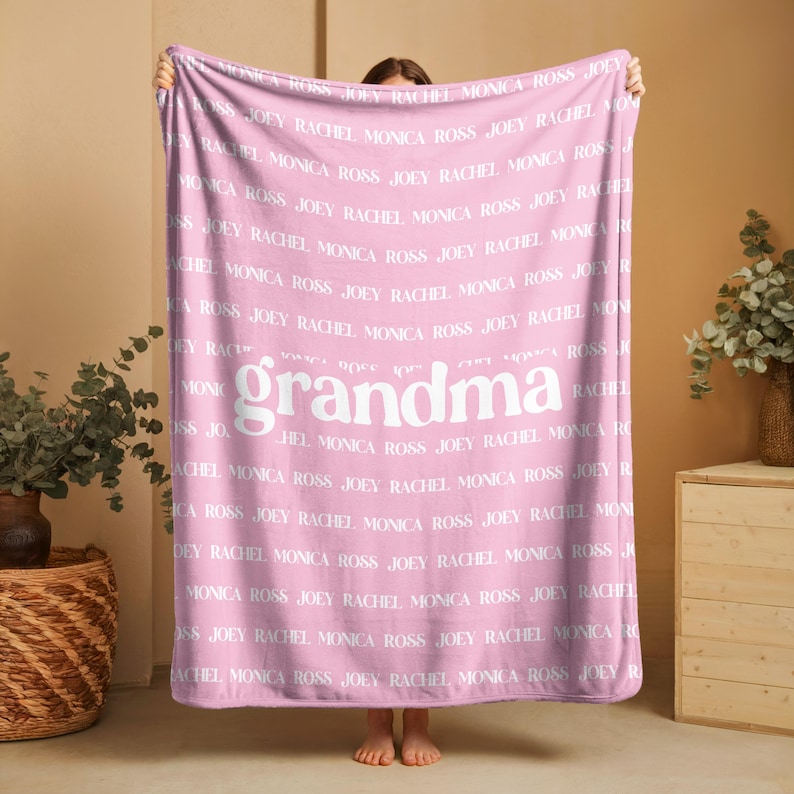 Personalized Grandma Blanket, Custom Name Blanket with Any Text or Names in Background, Soft Throw Gift for Grandma, Nana, Mimi ,mother day bild 4