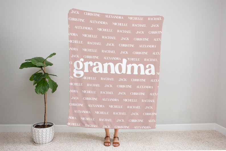 Personalized Grandma Blanket, Custom Name Blanket with Any Text or Names in Background, Soft Throw Gift for Grandma, Nana, Mimi ,mother day bild 1